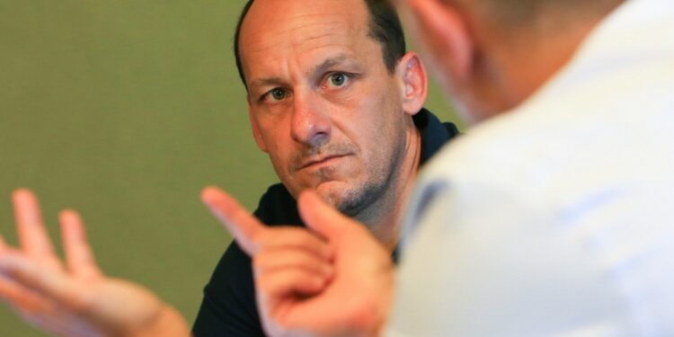 Sébastien Carrez : « À l'école, le rugby devient un support pour apprendre différents métiers et responsabilités »