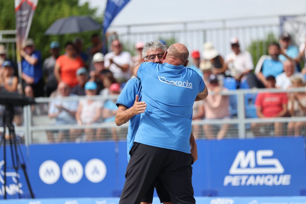 Pétanque : au bout de son rêve, la Charente championne de France à domicile !