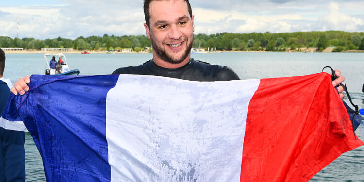 Natation : comment le Melunais Axel Reymond a repris la couronne au Canada