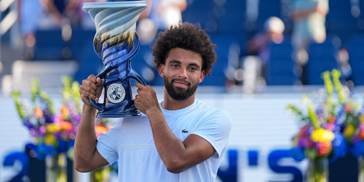 Tennis : Arthur Fils sacré à Cincinnati, la France retrouve un Masters 1000 après 12 ans