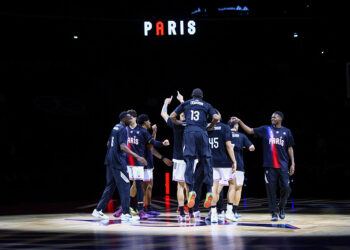 Paris Basket : lycéens, étudiants, commerçants et pompiers invités face à Valence